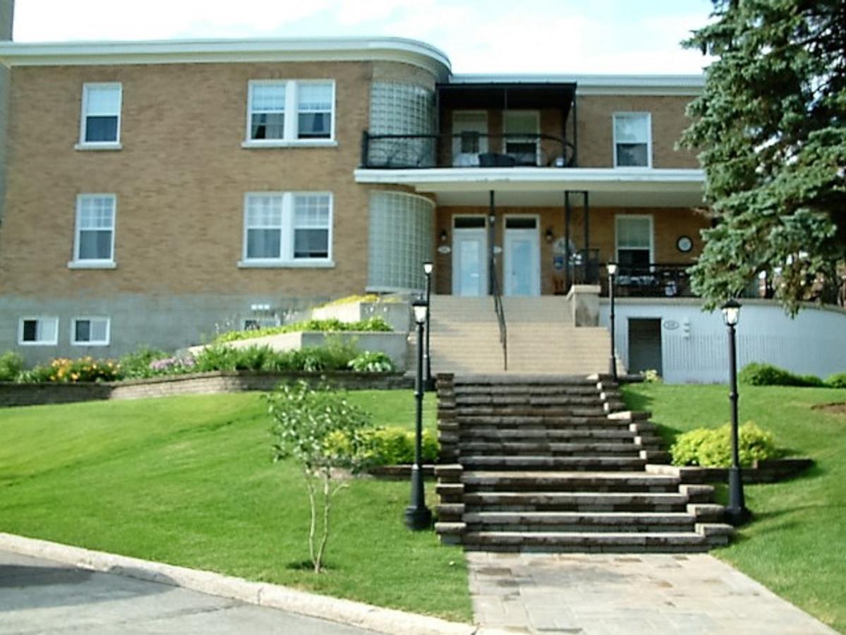 Auberge Le St-Georges Saguenay Exterior photo