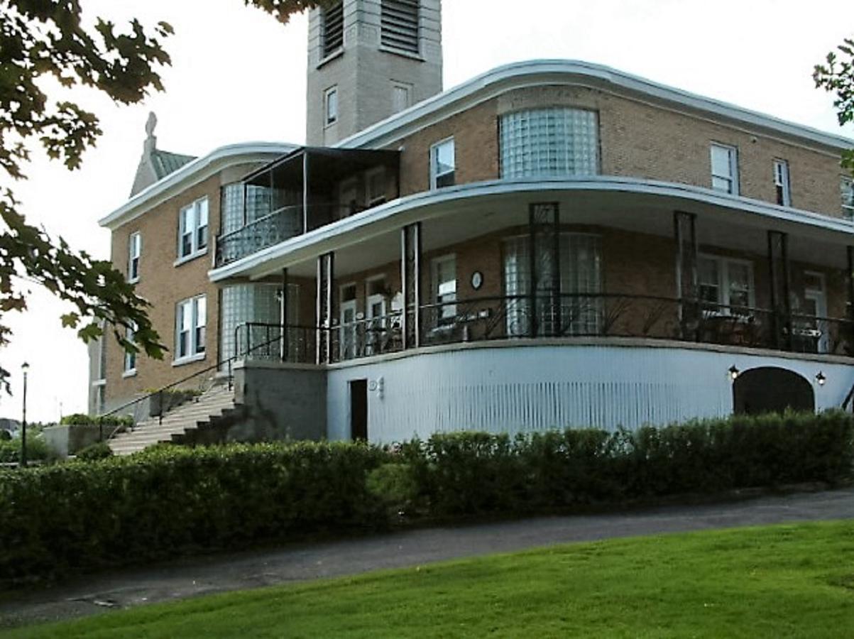 Auberge Le St-Georges Saguenay Exterior photo