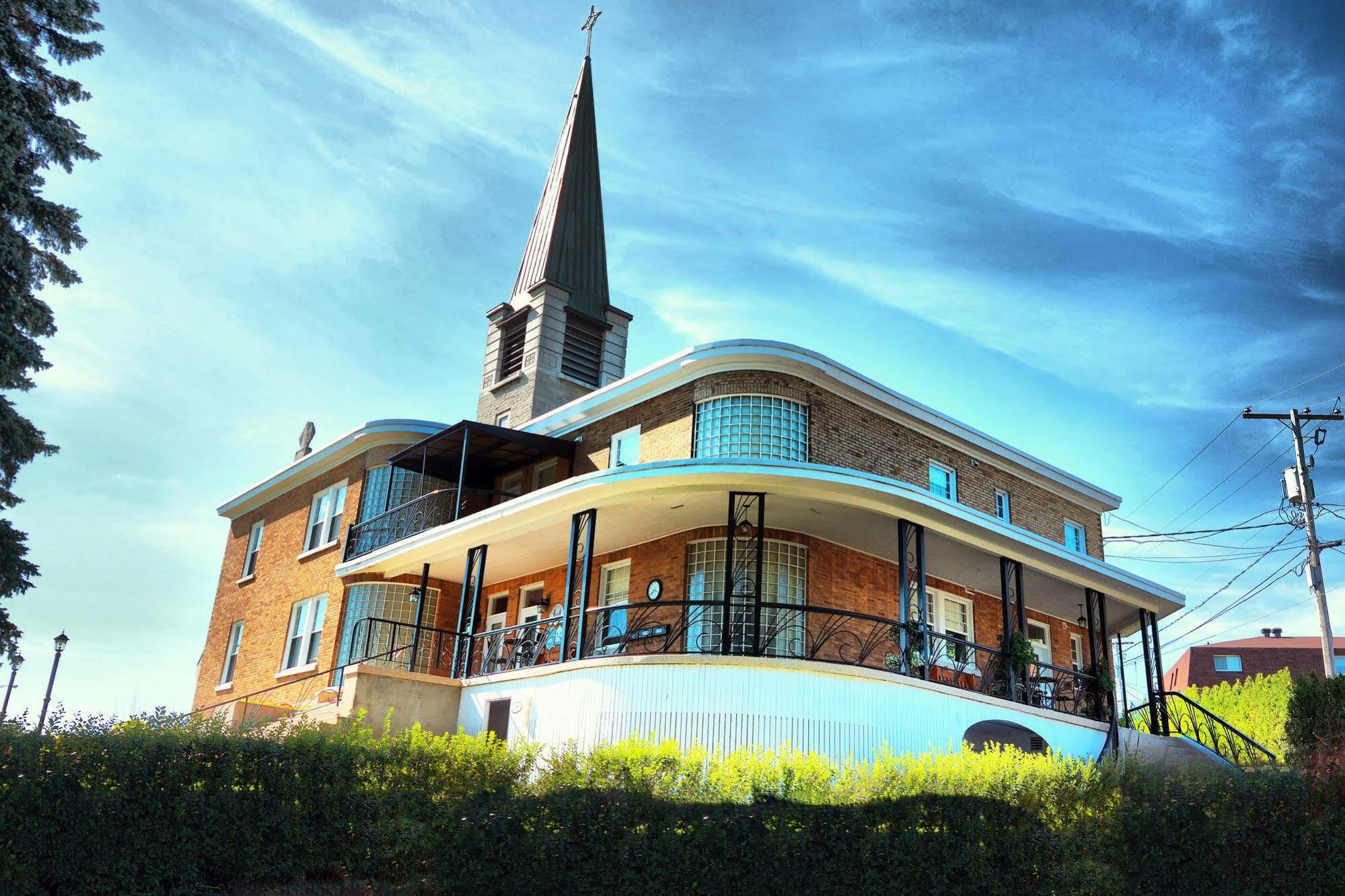 Auberge Le St-Georges Saguenay Exterior photo